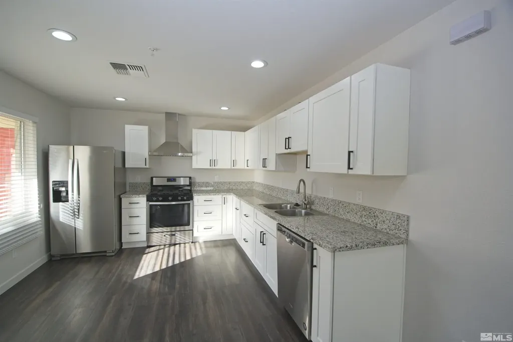 626 Valley Reno NV 89512