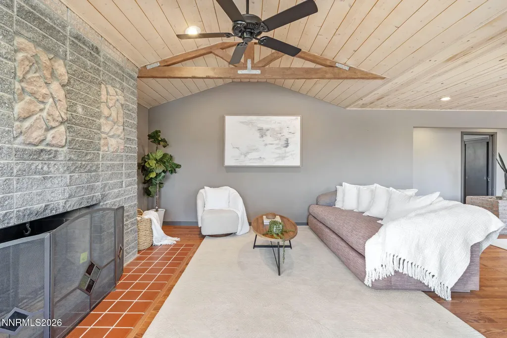 3160 Comstock Reno NV 89512