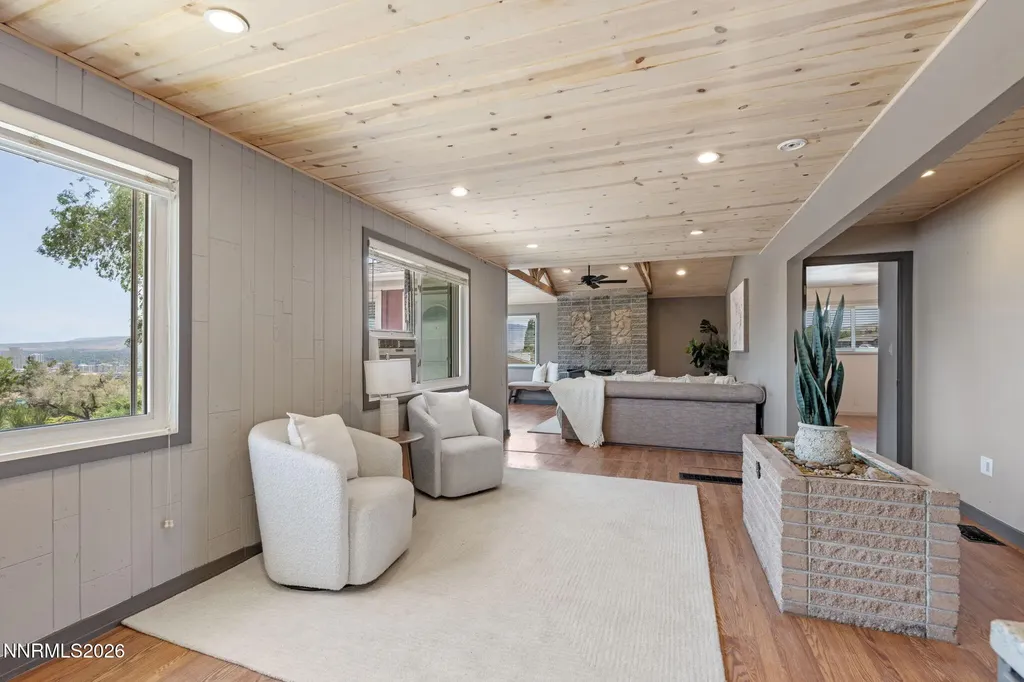 3160 Comstock Reno NV 89512