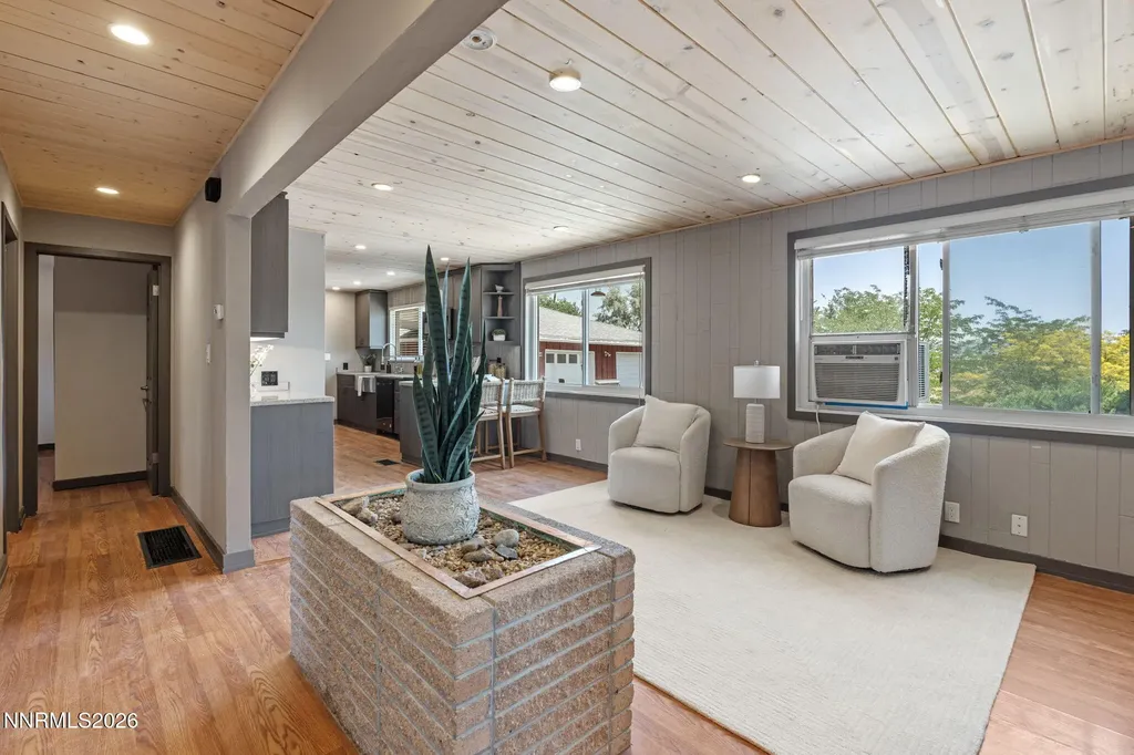 3160 Comstock Reno NV 89512