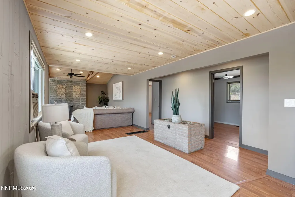 3160 Comstock Reno NV 89512