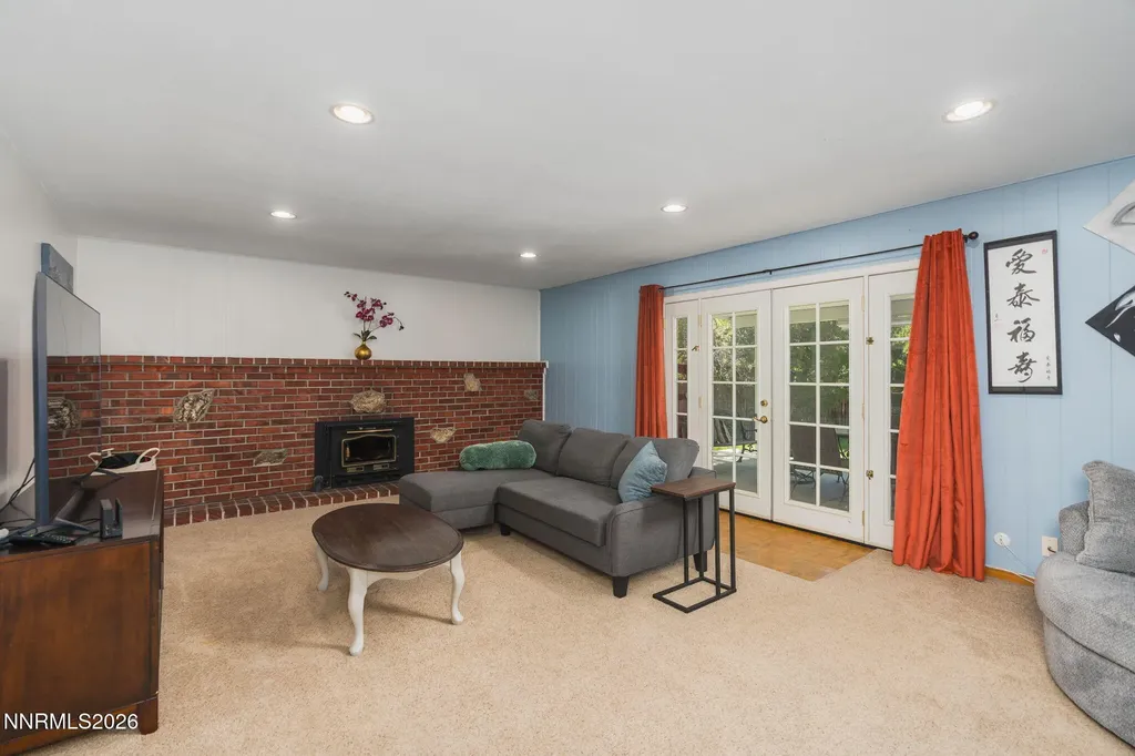 5885 Foxtail Reno NV 89502