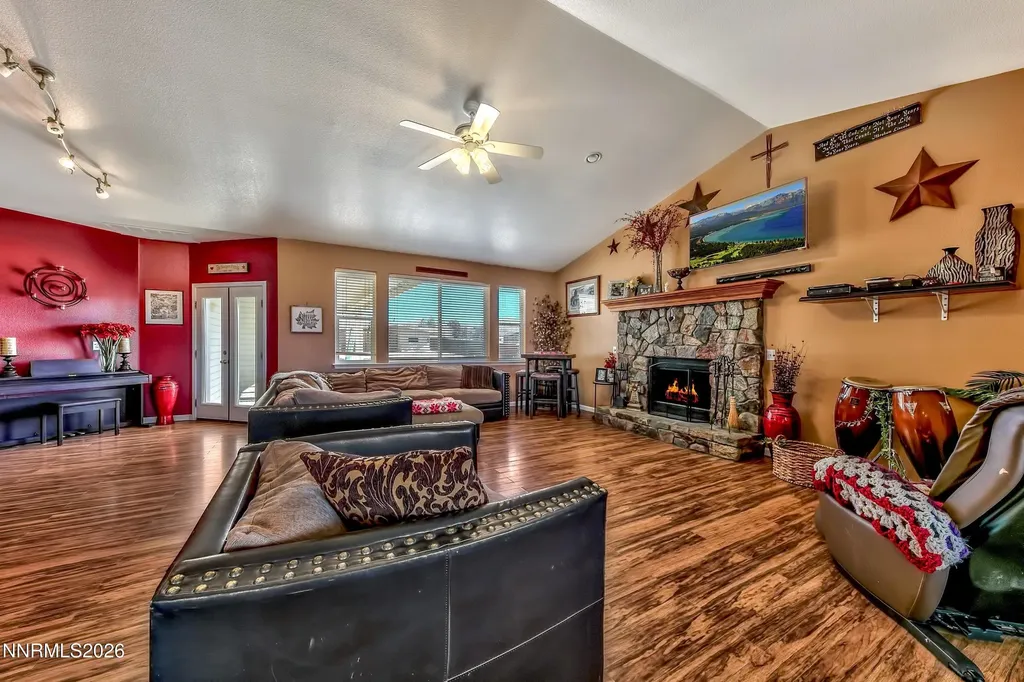2827 Wade Minden NV 89423