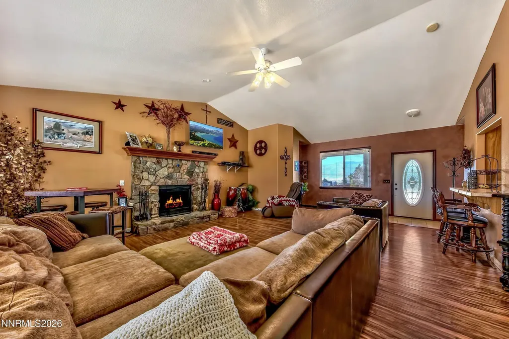 2827 Wade Minden NV 89423