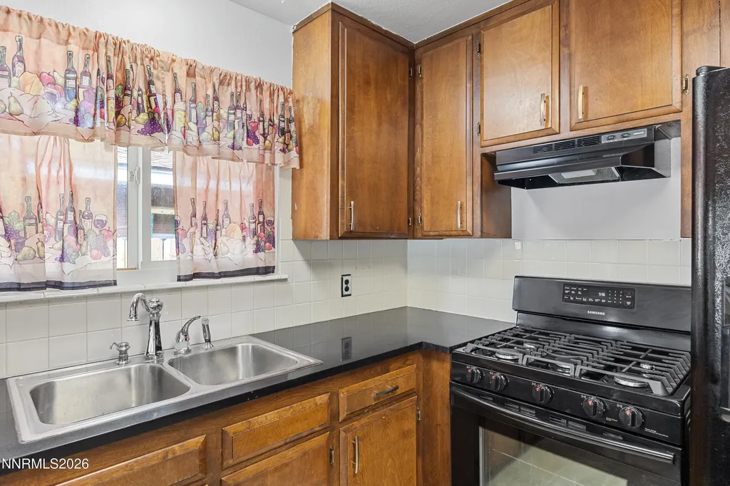 904 Saratoga Carson City NV 89703