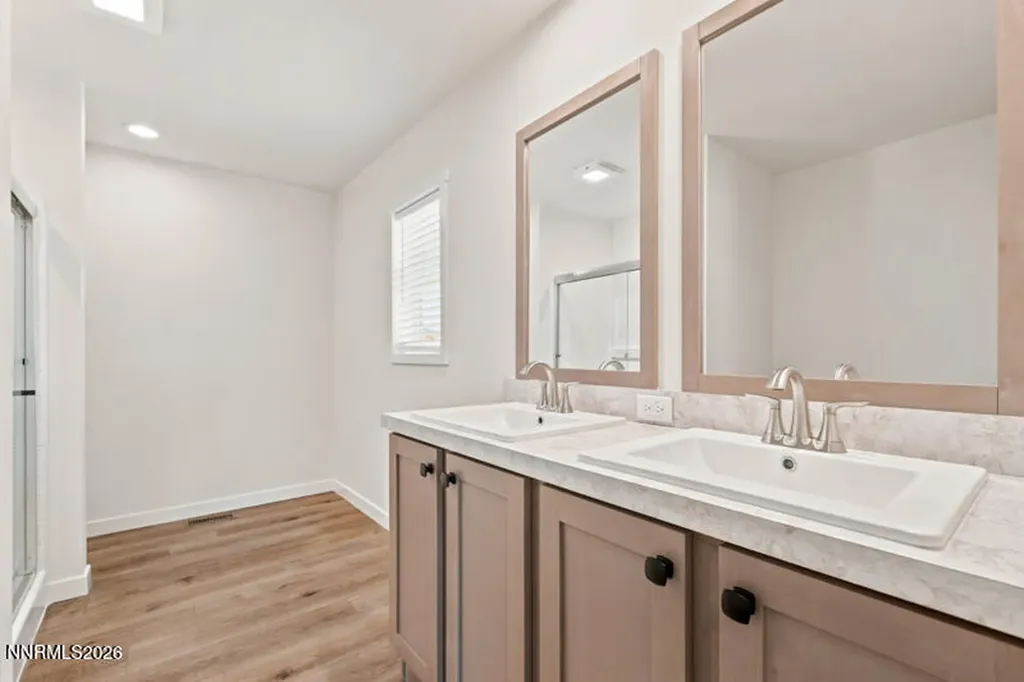 5425 Flora Sun Valley NV 89433