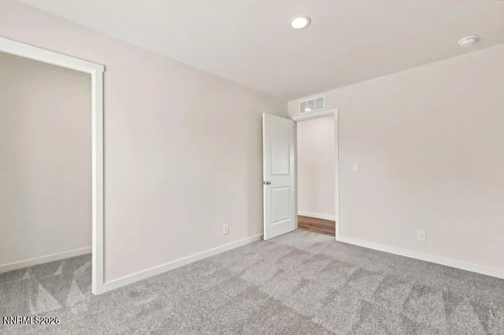 5425 Flora Sun Valley NV 89433