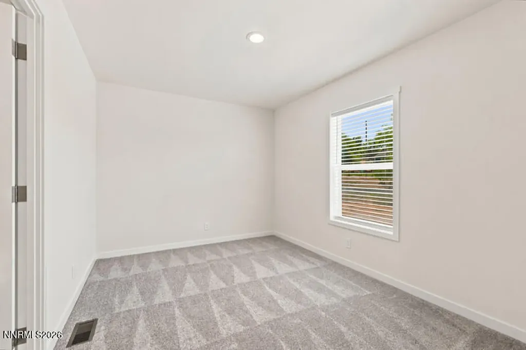 5425 Flora Sun Valley NV 89433