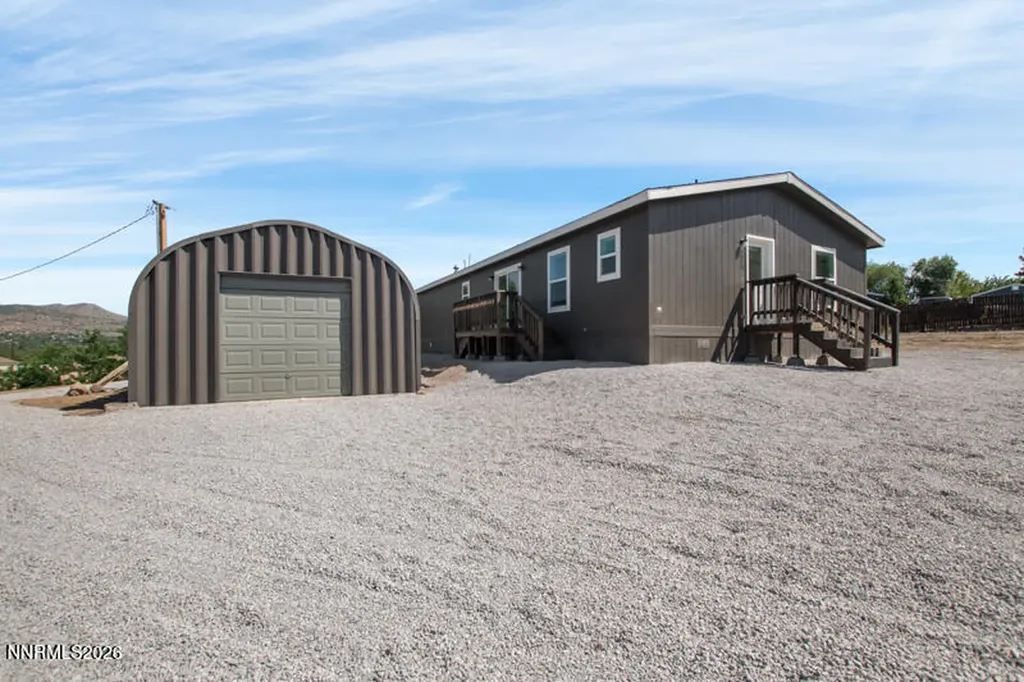 5425 Flora Sun Valley NV 89433