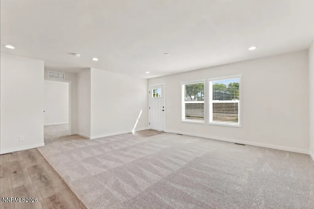 5425 Flora Sun Valley NV 89433