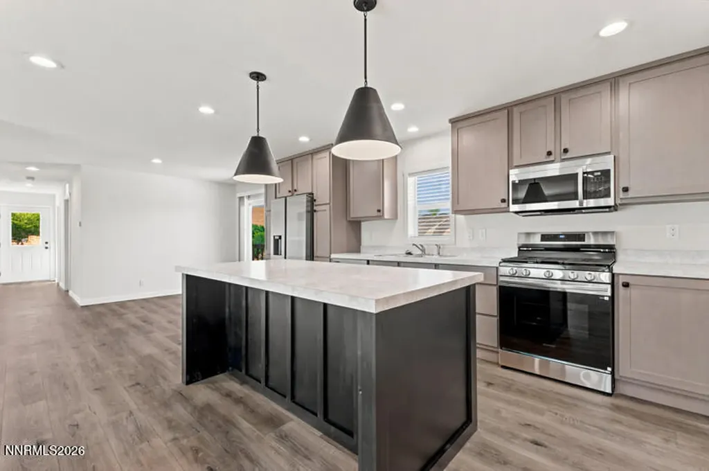 5425 Flora Sun Valley NV 89433