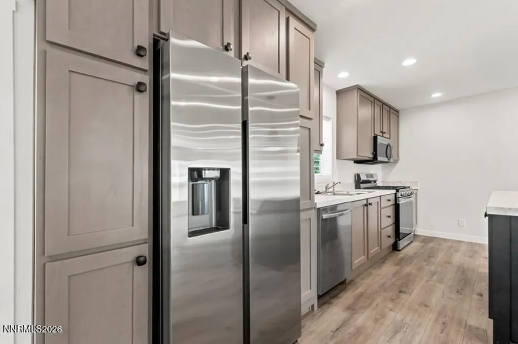 5425 Flora Sun Valley NV 89433