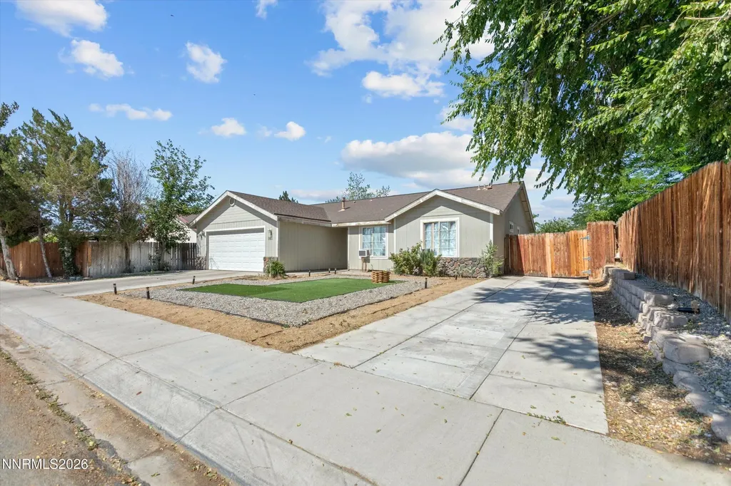 161 Rosecrest Fernley NV 89408