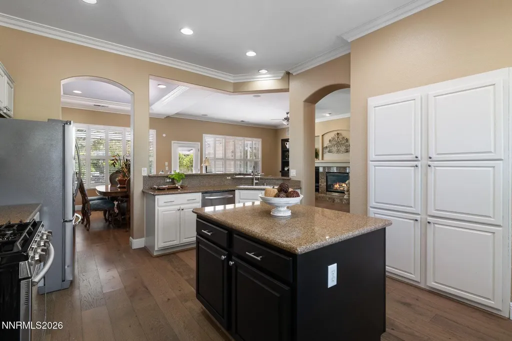 9697 Shadowstone Reno NV 89521