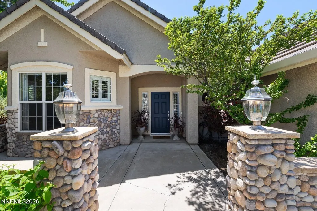9697 Shadowstone Reno NV 89521