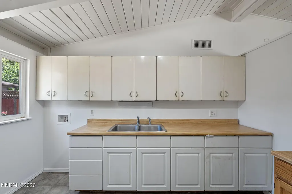 1013 Greenbrae Sparks NV 89431