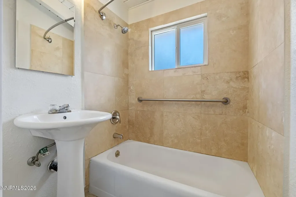 1013 Greenbrae Sparks NV 89431