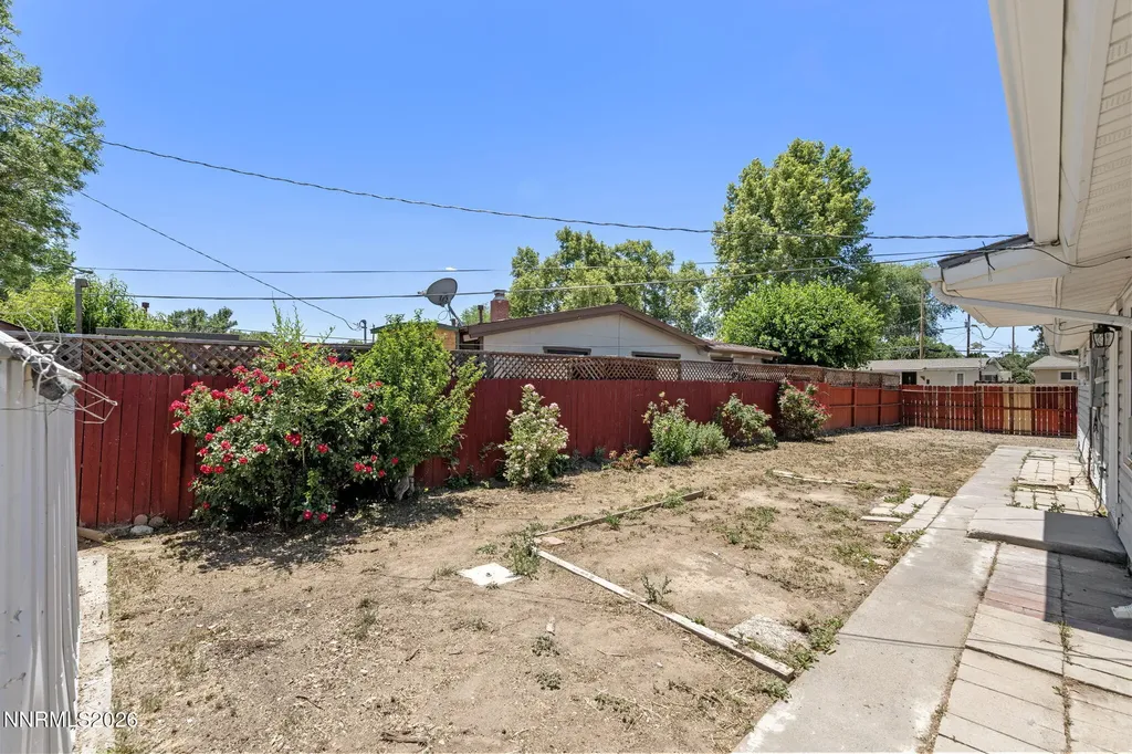 1013 Greenbrae Sparks NV 89431