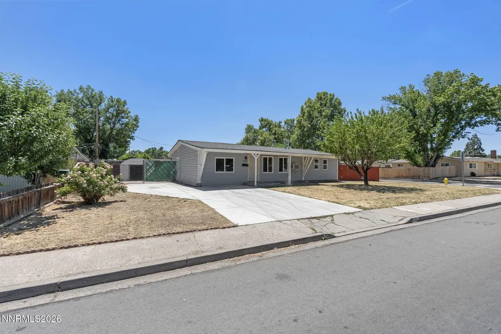 1013 Greenbrae Sparks NV 89431