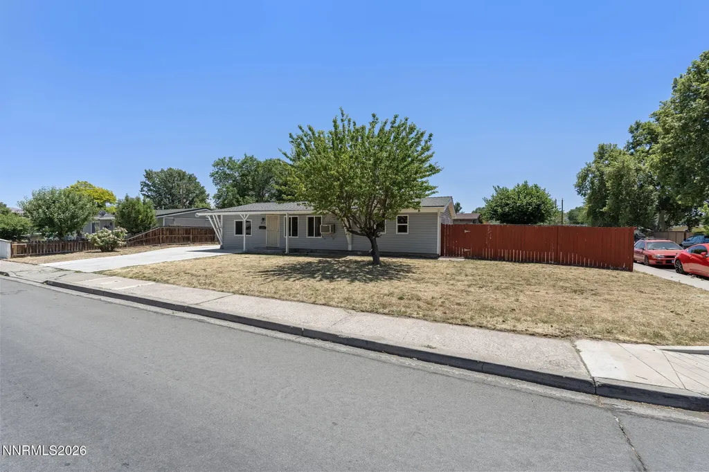 1013 Greenbrae Sparks NV 89431