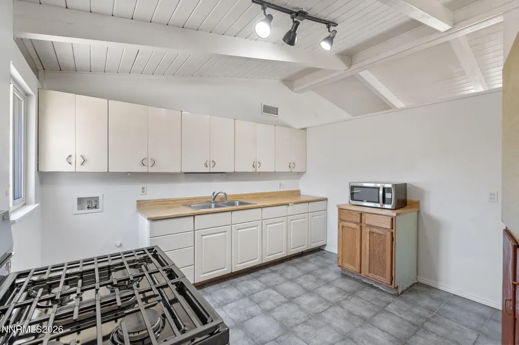 1013 Greenbrae Sparks NV 89431