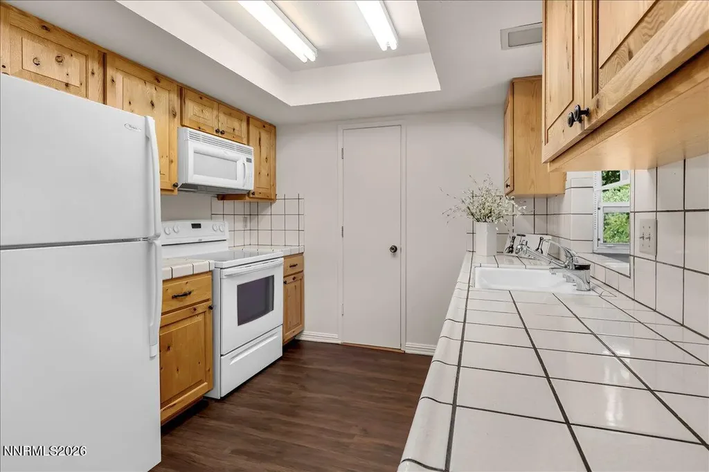 2212 Sycamore Glen Sparks NV 89434