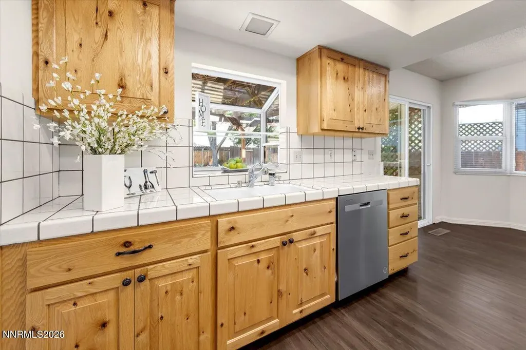 2212 Sycamore Glen Sparks NV 89434