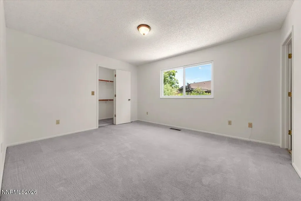 2212 Sycamore Glen Sparks NV 89434