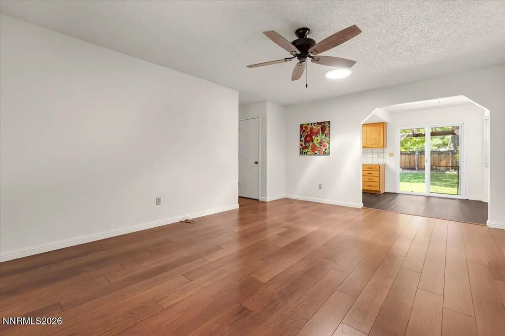 2212 Sycamore Glen Sparks NV 89434