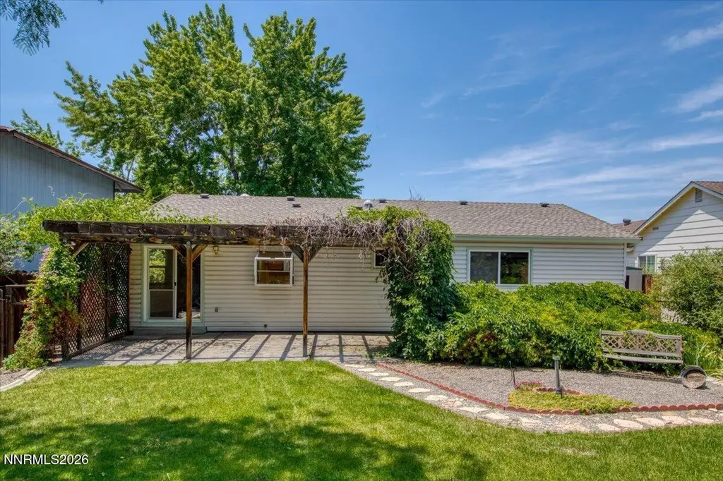 2212 Sycamore Glen Sparks NV 89434