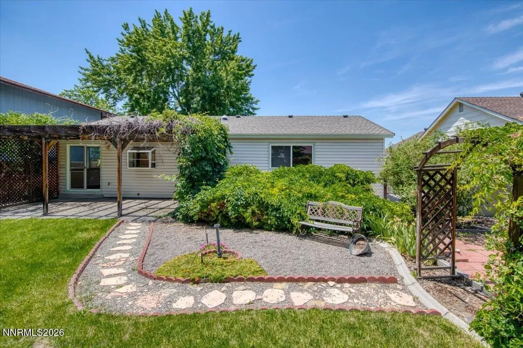 2212 Sycamore Glen Sparks NV 89434