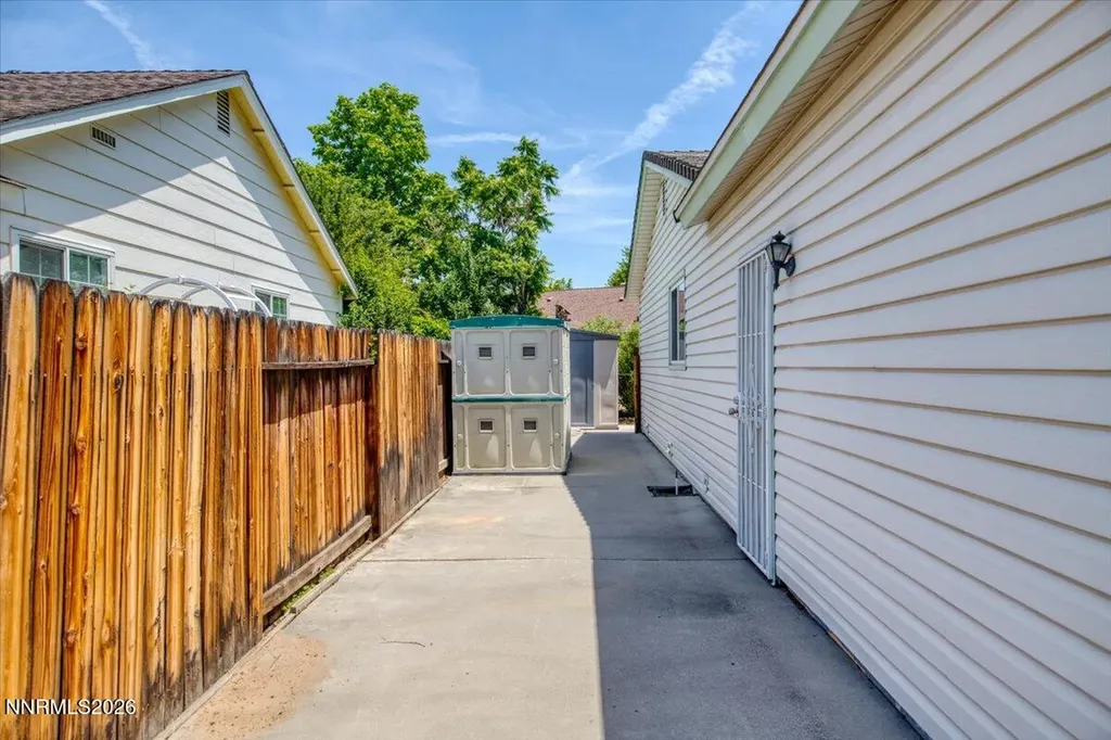 2212 Sycamore Glen Sparks NV 89434