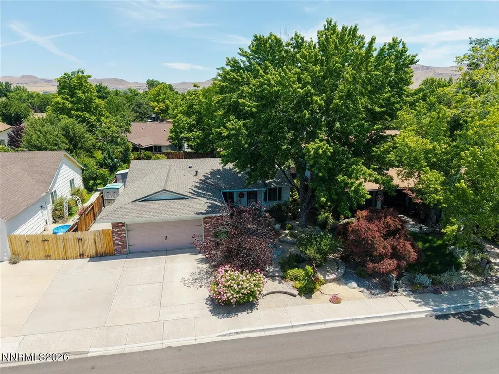 2212 Sycamore Glen Sparks NV 89434