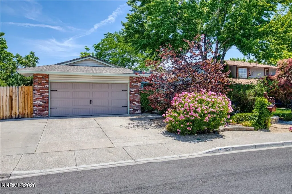 2212 Sycamore Glen Sparks NV 89434