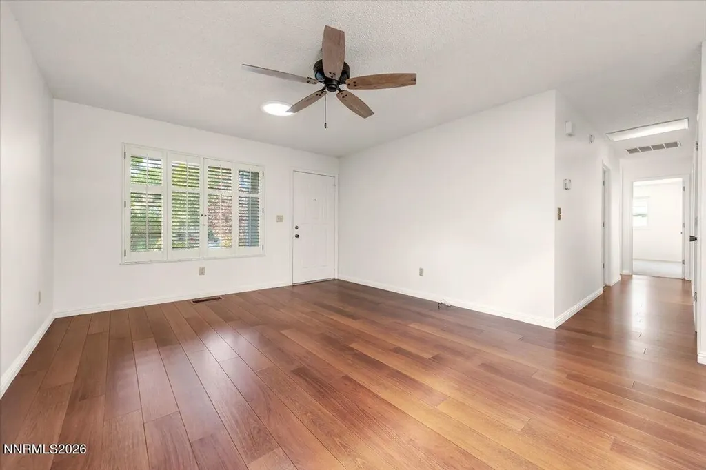 2212 Sycamore Glen Sparks NV 89434