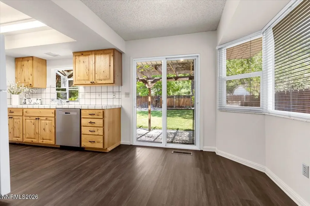 2212 Sycamore Glen Sparks NV 89434