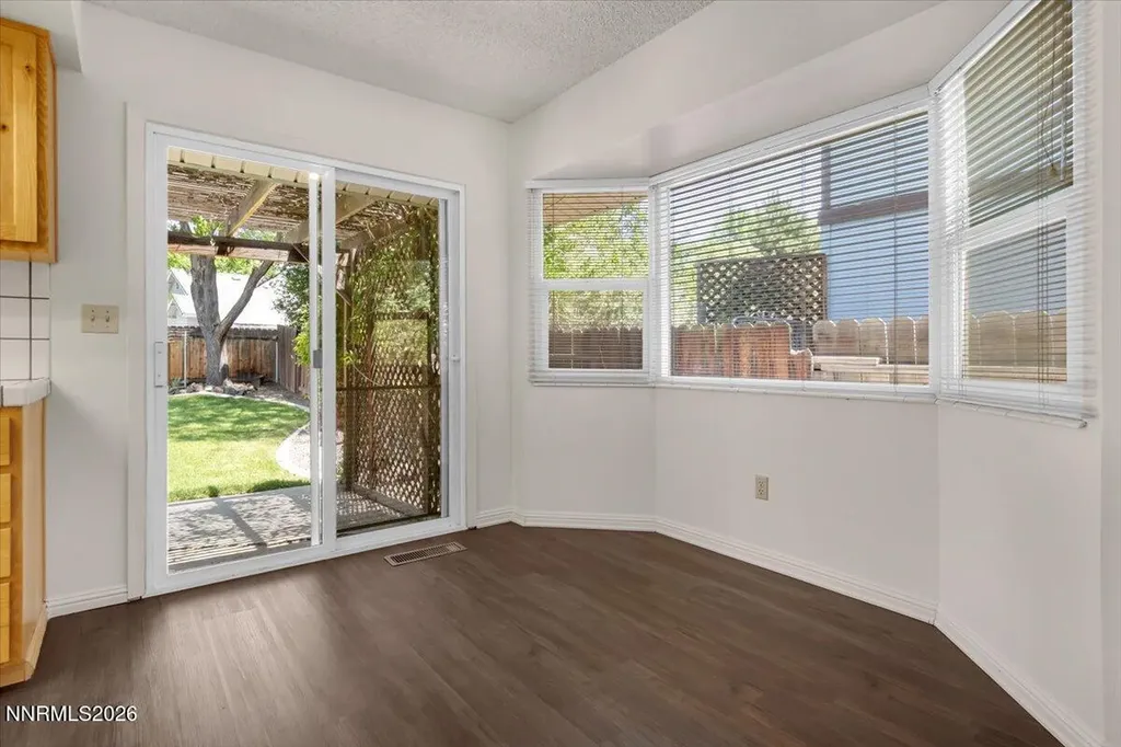 2212 Sycamore Glen Sparks NV 89434