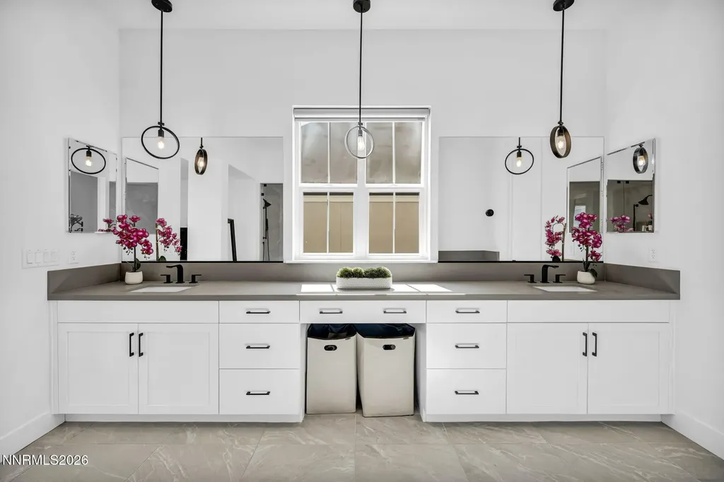 5445 Side Saddle Reno NV 89511