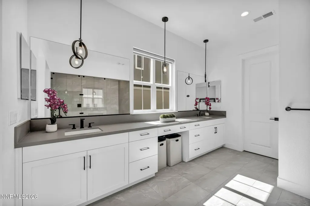 5445 Side Saddle Reno NV 89511