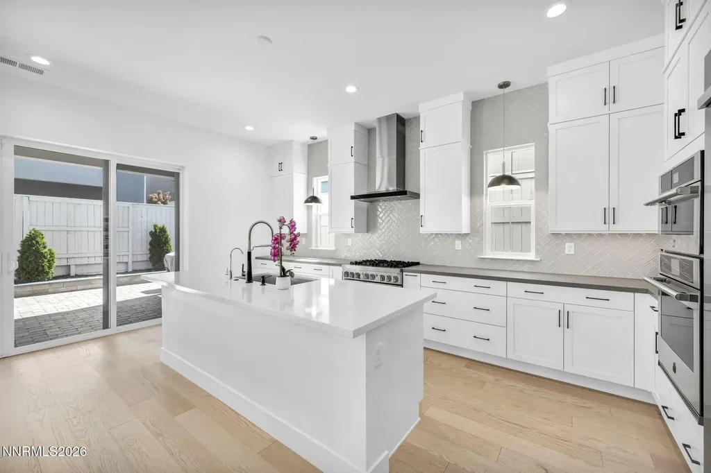 5445 Side Saddle Reno NV 89511