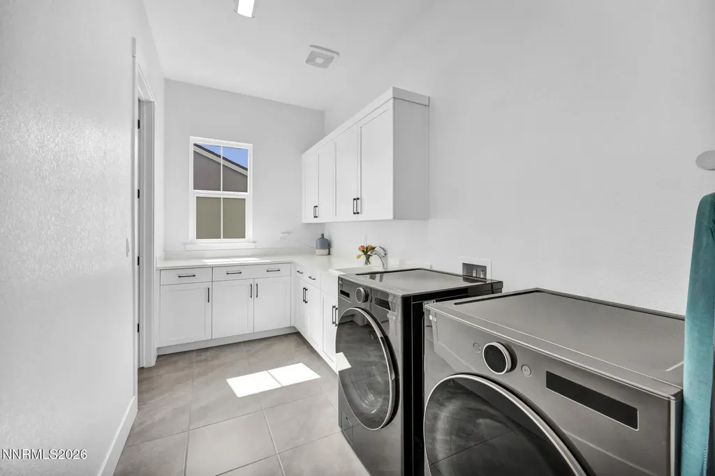 5445 Side Saddle Reno NV 89511