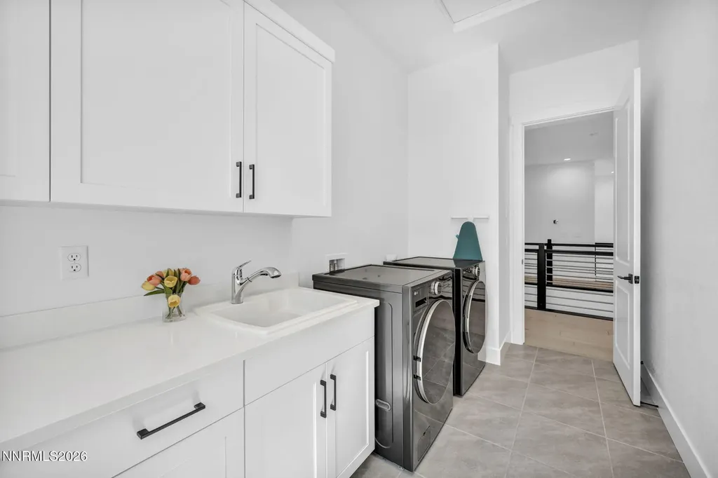 5445 Side Saddle Reno NV 89511
