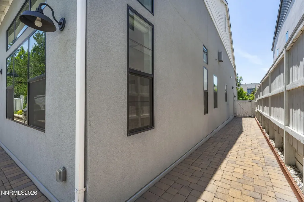 721 Pleasant Oak Reno NV 89511