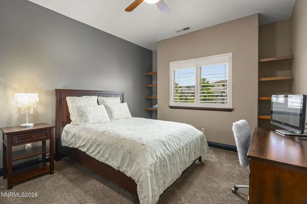 6389 Rey Del Sierra Sparks NV 89436