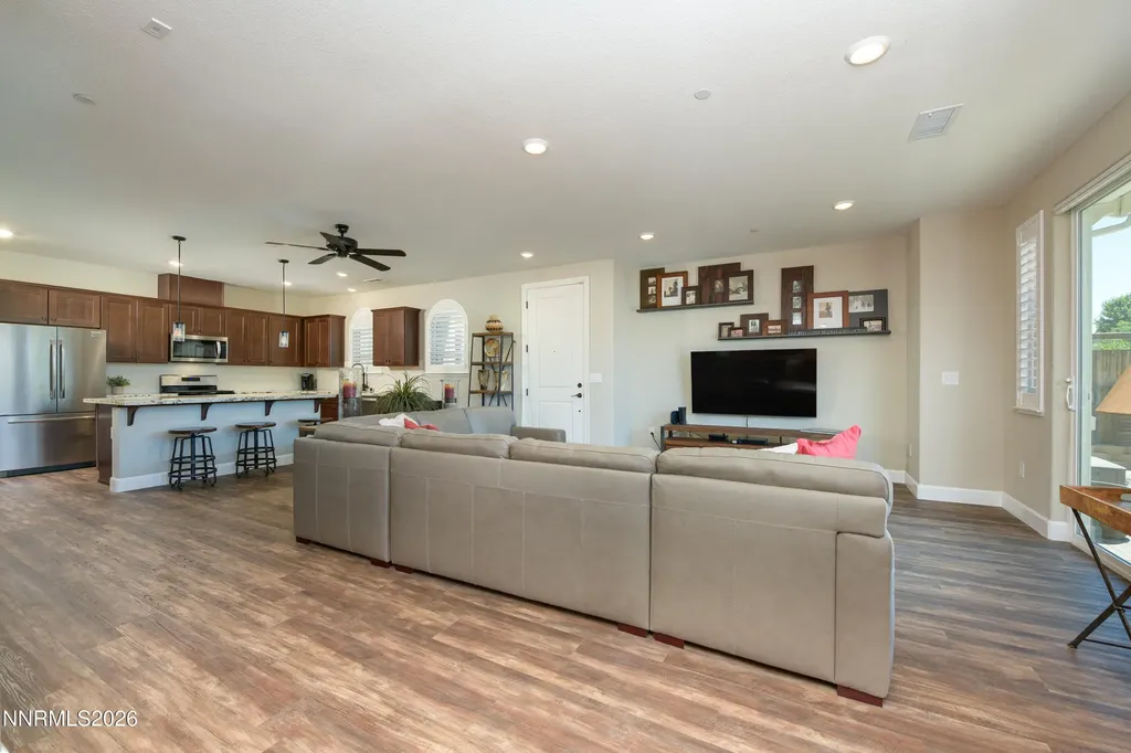 1253 Concho Gardnerville NV 89410