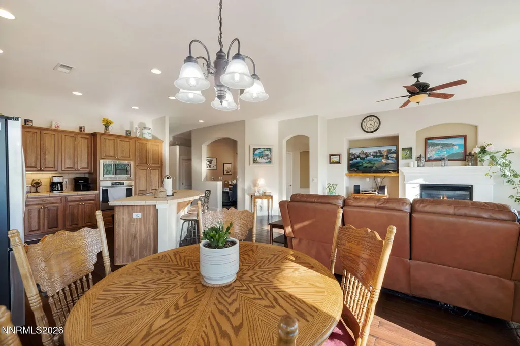 3272 Dog Leg Minden NV 89423