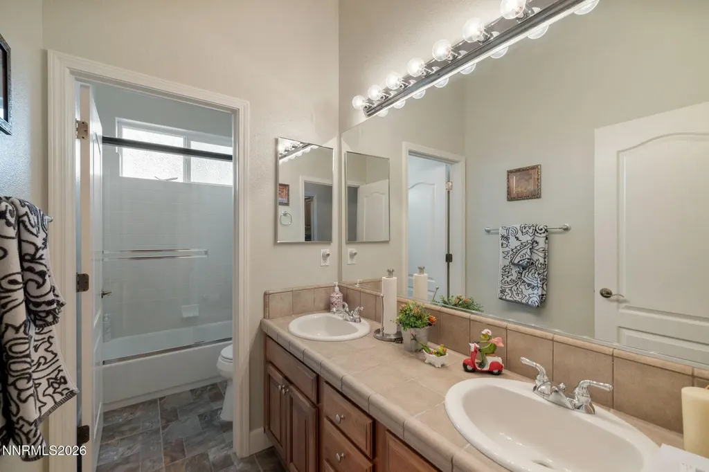 3272 Dog Leg Minden NV 89423