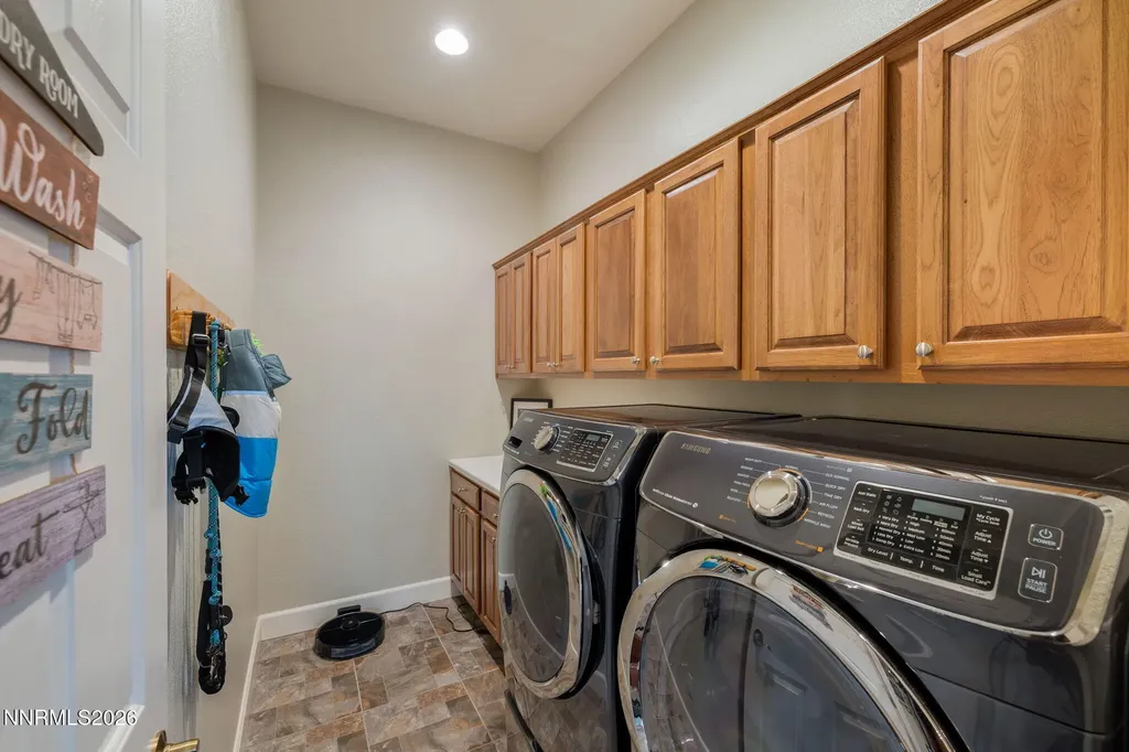 3272 Dog Leg Minden NV 89423