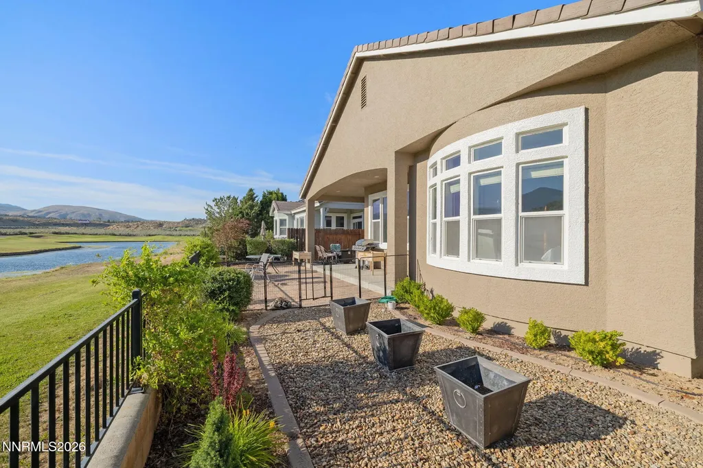 3272 Dog Leg Minden NV 89423