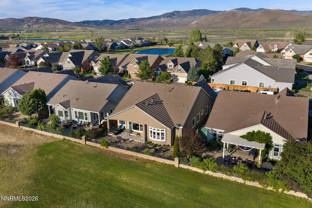 3272 Dog Leg Minden NV 89423